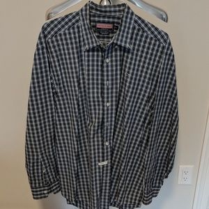 Vineyard Vines button down dress shirt